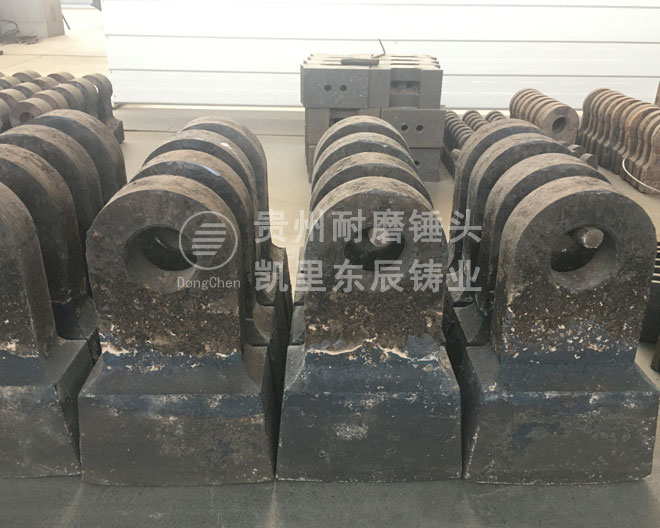 耐磨錘頭是什么材質(zhì)，挑選破碎機(jī)錘頭提壽命降成本的核心武器